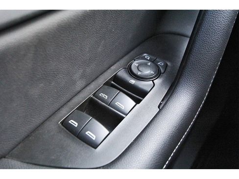 Used 2023 Chevrolet Blazer LT image 9