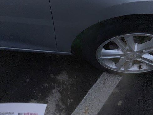 Used 2017 Chevrolet Cruze LT image 13