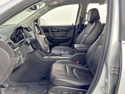 Used 2017 Chevrolet Traverse LT image 15