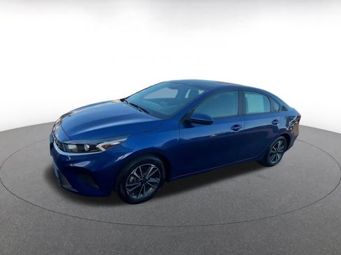 Used 2024 Kia Forte LXS FWD image 7