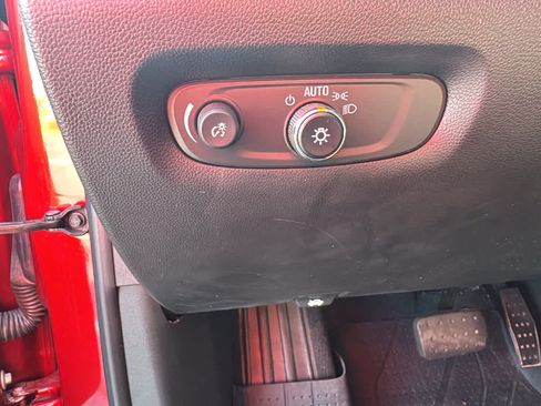 Used 2023 Chevrolet Traverse LT w/ LPO, Floor Liner Package AWD/4WD image 9