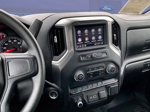 Used 2025 Chevrolet Silverado 1500 Custom image 6