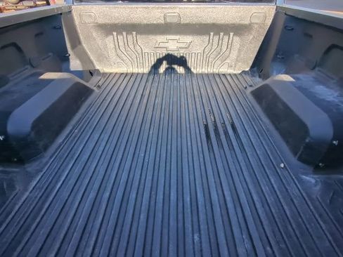 Used 2022 Chevrolet Silverado 1500 LT Trail Boss image 19