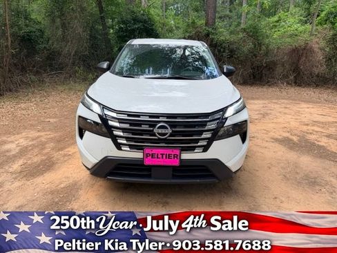 Used 2024 Nissan Rogue S FWD image 2