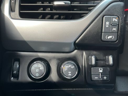 Used 2020 Chevrolet Tahoe Premier image 35