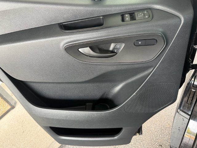 Used 2024 Mercedes-Benz Sprinter 2500 image 29