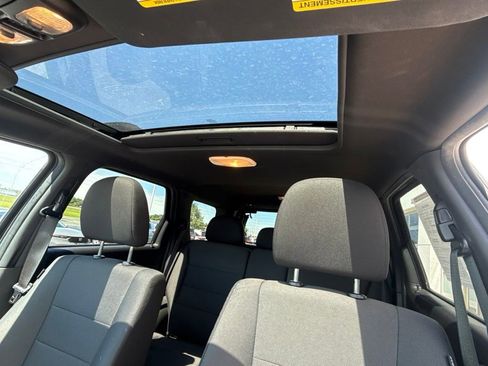 Used 2010 Ford Escape XLT AWD/4WD image 13
