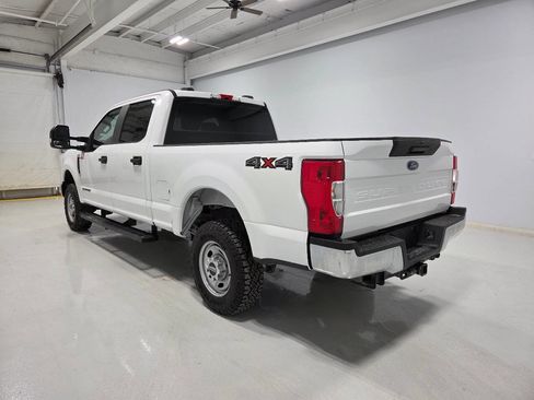 Used 2022 Ford F250 XL w/ Power Equipment Group image 5