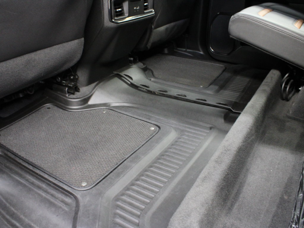 Used 2024 GMC Sierra 1500 AT4 w/ Technology Package AWD/4WD image 80