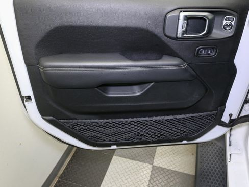 Used 2019 Jeep Wrangler Unlimited Sahara w/ Dual Top Group image 47