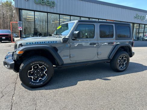 Used 2023 Jeep Wrangler Unlimited Rubicon 4xe w/ Cold Weather Group AWD/4WD image 9