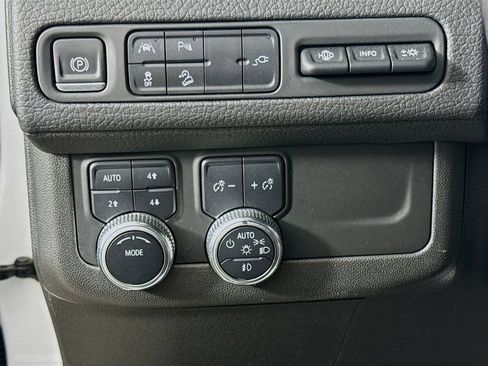 Used 2021 GMC Yukon Denali AWD/4WD image 13