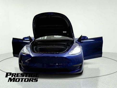 Used 2023 Tesla Model Y Long Range AWD/4WD image 12