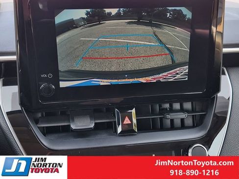 Used 2025 Toyota Corolla LE FWD image 18