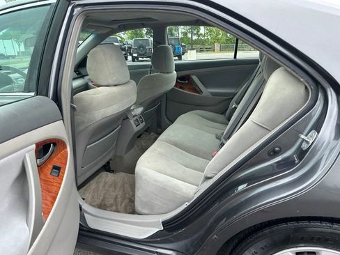 Used 2009 Toyota Camry XLE FWD image 14