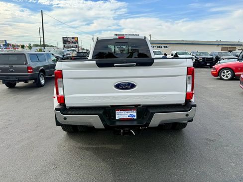 Used 2017 Ford F350 Lariat w/ FX4 Off-Road Package AWD/4WD image 4