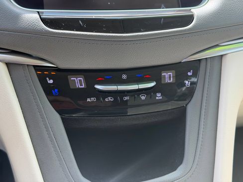Used 2017 Cadillac XT5 Premium Luxury w/ LPO, Wheel Lock Package AWD/4WD image 22