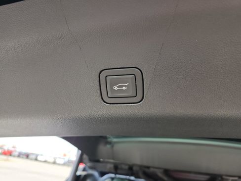 Used 2023 Chevrolet Suburban RST w/ Luxury Package image 13