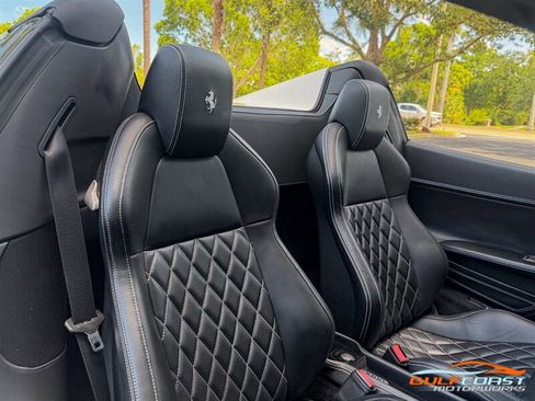 Used 2015 Ferrari 458 Spider RWD image 27
