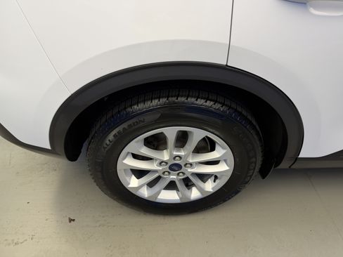 Used 2020 Ford Escape SE FWD image 8