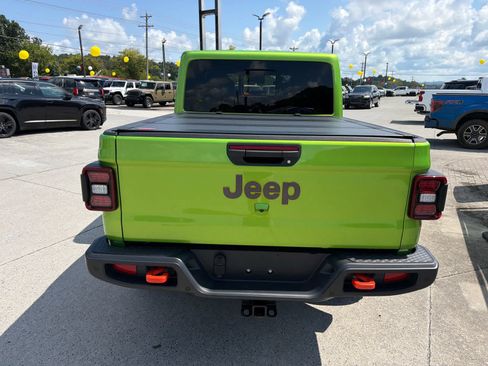 Used 2025 Jeep Gladiator Mojave w/ Safety Group AWD/4WD image 8