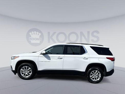 Used 2021 Chevrolet Traverse LT FWD image 2
