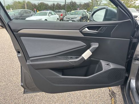New 2025 Volkswagen Jetta SE image 10