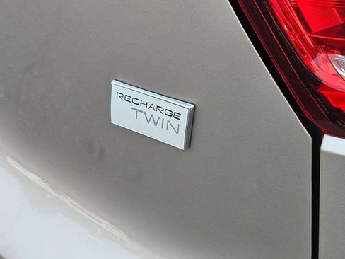 Used 2024 Volvo XC40 Recharge Ultimate w/ Protection Package Premier AWD/4WD image 11