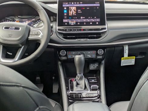 New 2026 Jeep Compass Limited image 25