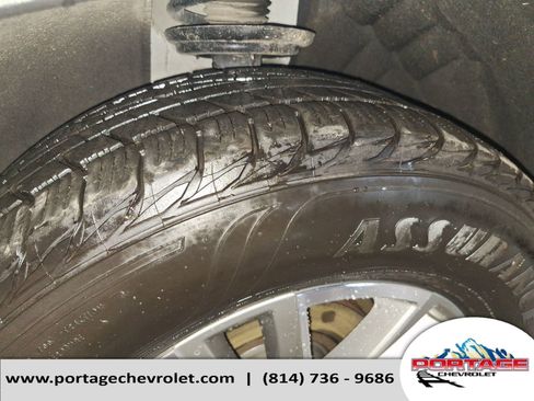 Used 2023 Chevrolet Traverse LT w/ LPO, Floor Liner Package image 31