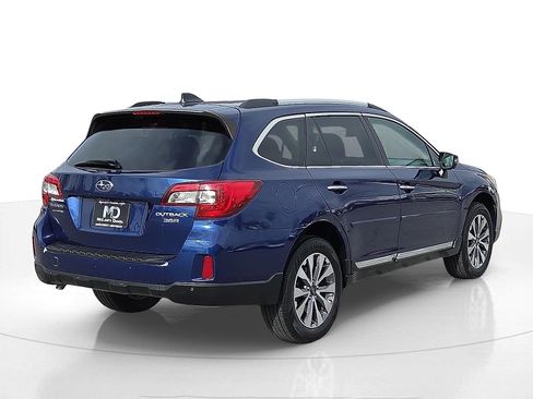 Used 2017 Subaru Outback 3.6R Touring image 5