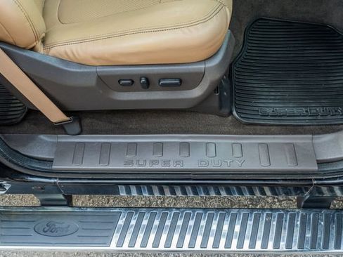 Used 2016 Ford F250 Lariat w/ Lariat Ultimate Package AWD/4WD image 44