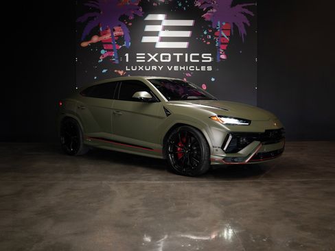 Used 2023 Lamborghini Urus S image 4