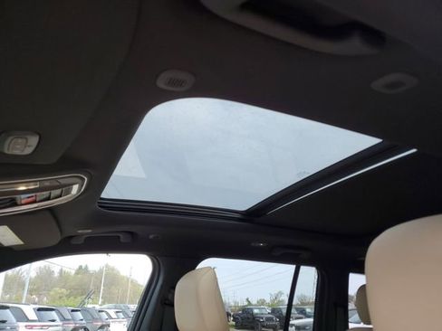 New 2025 Jeep Grand Cherokee Limited w/ Black Appearance Package image 17