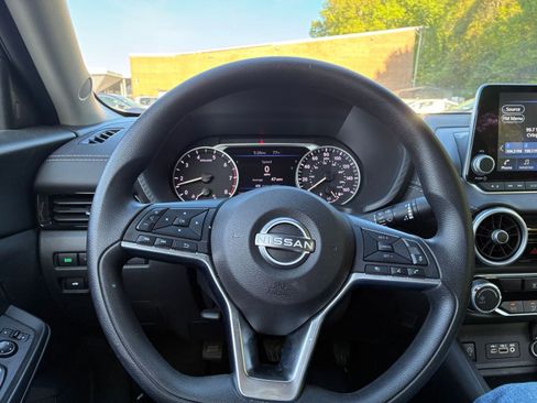 Used 2025 Nissan Sentra SV FWD image 25