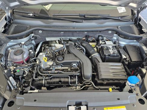 New 2026 Volkswagen Taos SE AWD/4WD image 11