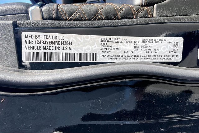 Used 2024 Jeep Grand Cherokee Summit AWD/4WD image 31