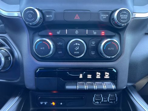 Used 2019 RAM 1500 Big Horn AWD/4WD image 5