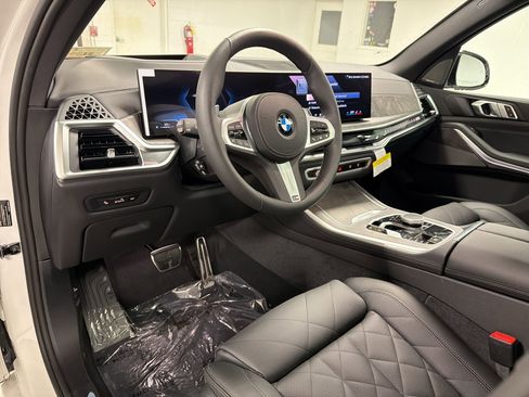 New 2026 BMW X5 xDrive40i w/ M Sport Package image 4