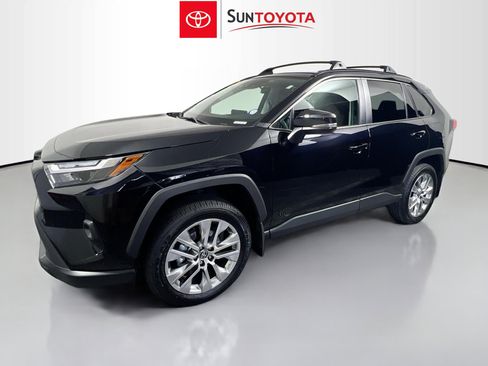 Used 2025 Toyota RAV4 XLE Premium image 9