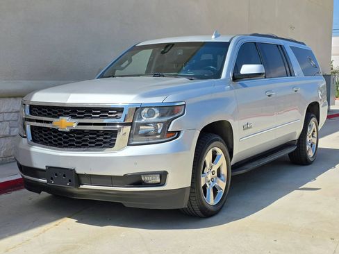 Used 2020 Chevrolet Suburban LT w/ Texas Edition Package RWD image 7