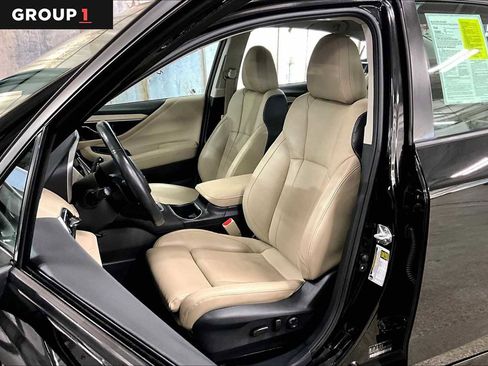 Used 2023 Subaru Legacy Limited image 7