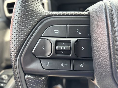 Used 2025 Toyota Tacoma SR AWD/4WD image 18