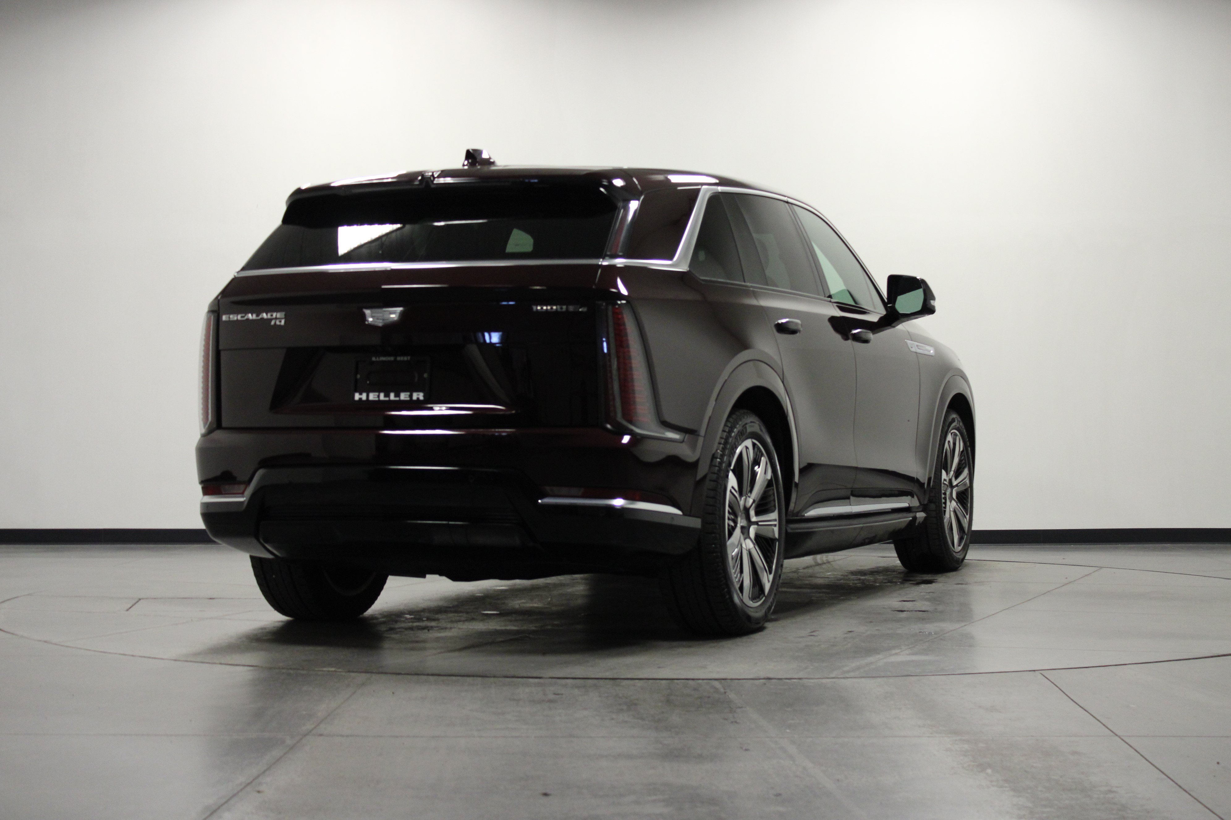 Used 2025 Cadillac Escalade IQ Luxury 2 w/ LPO, Premium Carpet Package AWD/4WD image 4