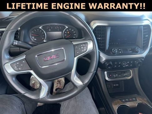 Used 2023 GMC Acadia SLE w/ Driver Convenience Package image 4