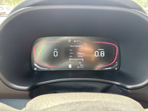 Used 2025 Kia Soul LX w/ LX Technology Package FWD image 35