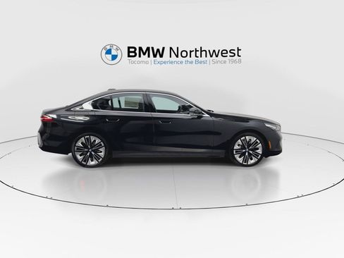 New 2027 BMW 530i xDrive w/ Premium Package AWD/4WD image 5
