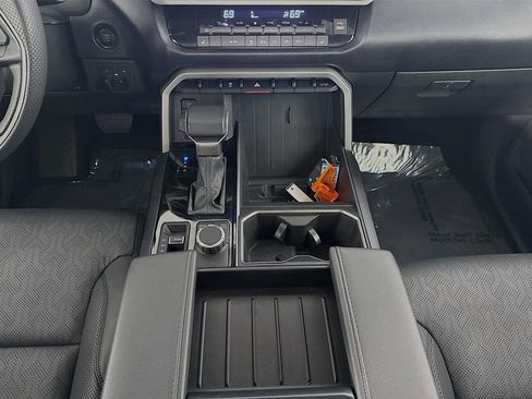 Used 2025 Toyota Tundra SR5 w/ SR5 Premium Package image 40