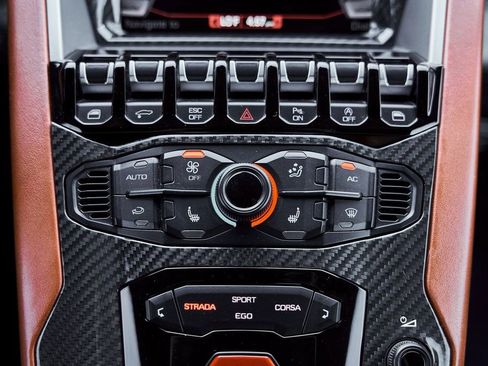 Used 2018 Lamborghini Aventador S AWD/4WD image 71