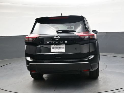 Used 2025 Nissan Rogue SV image 4